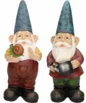 2x tuinkabouter beelden simon met slak en gerard met gieter 29